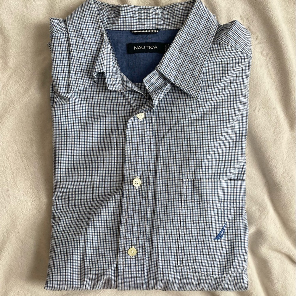 Nautica long sleeve button down collared shirt size medium